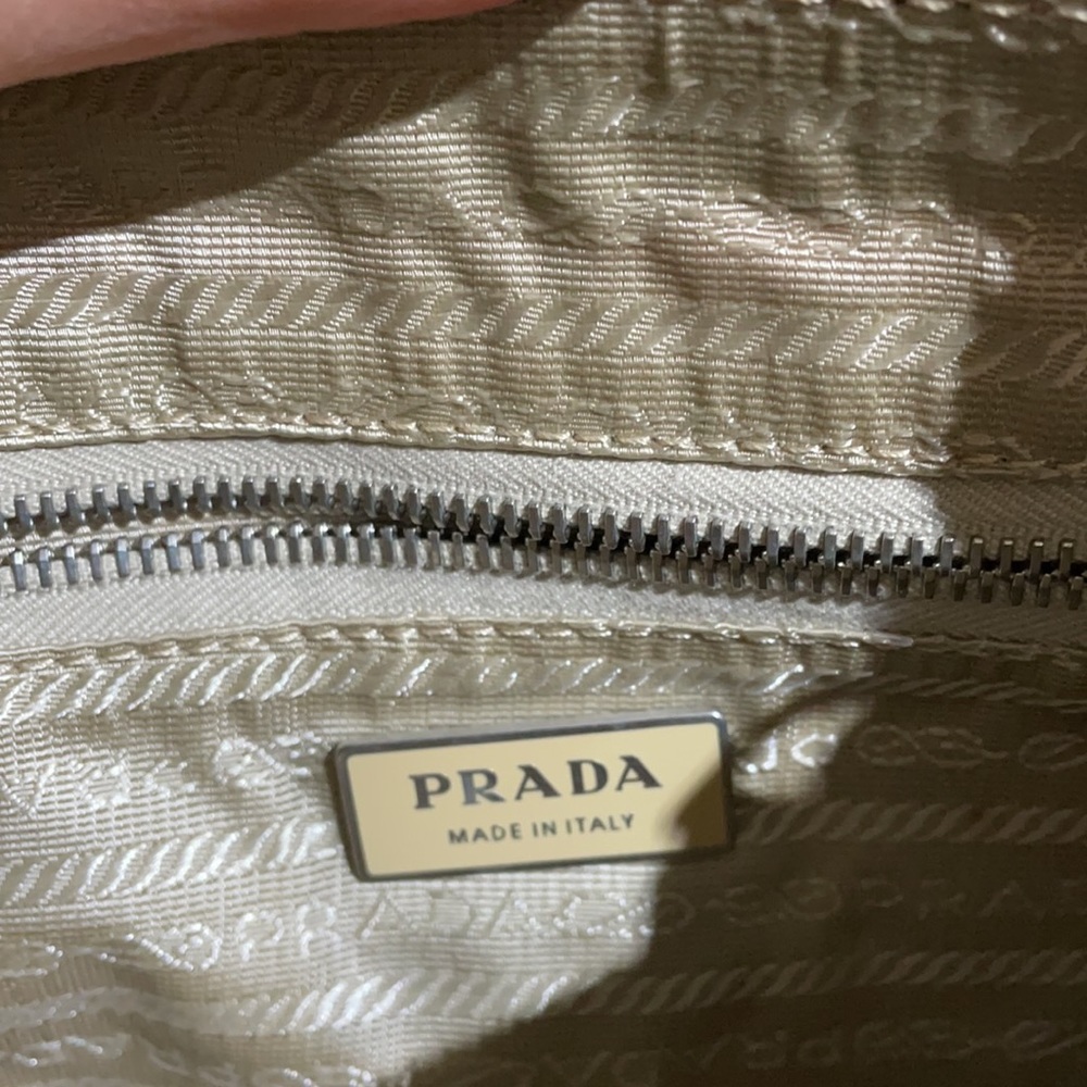 Prada red leather shoulder purse - Picture 3 of 4